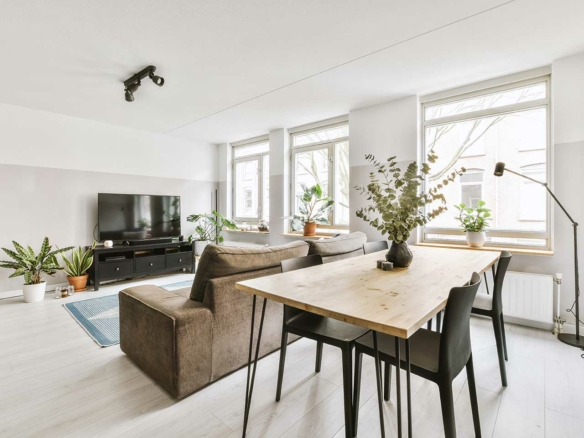 Four-bedroom house with garden