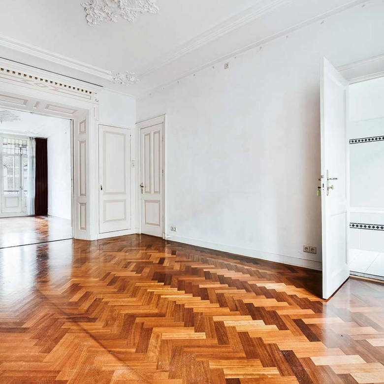 One-bedroom with parking