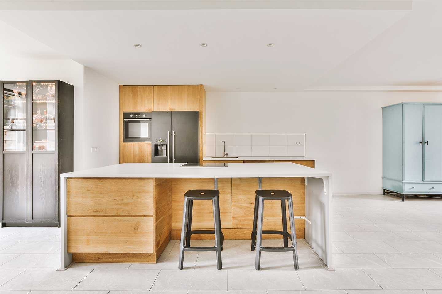 studio-0004 Elegant high-rise apartment